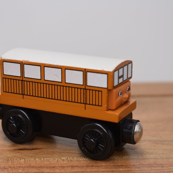 2002 Catherine & Trailer Train Tank Engine Thomas & Friends Wooden Railw… - Picture 6 of 11